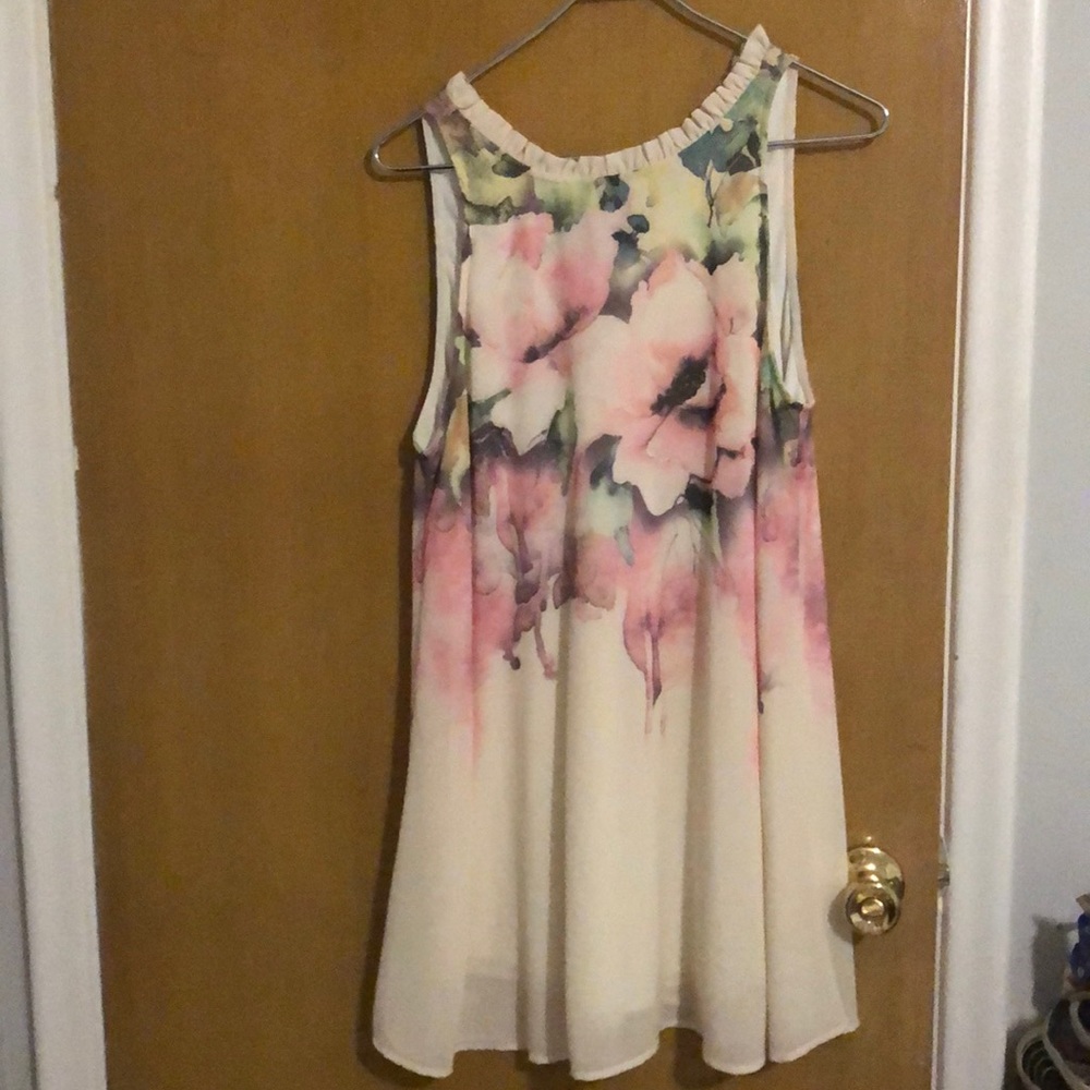 Great summer flowy dress.